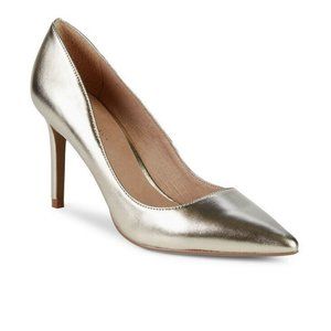SAKS FIFTH AVE CLASSIC PUMP IN GOLD SIZE 7.5